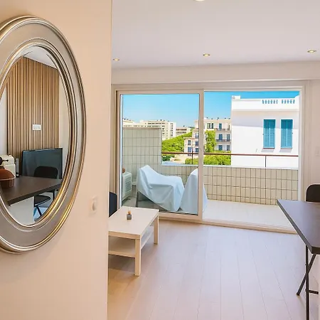 Signature Apartment *